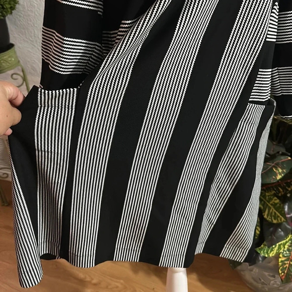 BCBGMAXAZRIA Striped Mini Shift Dress size L - Picture 11 of 15